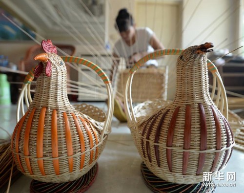 http://www.thaithavorn.com/uploadfile/2014/0714/20140714024516665.jpg