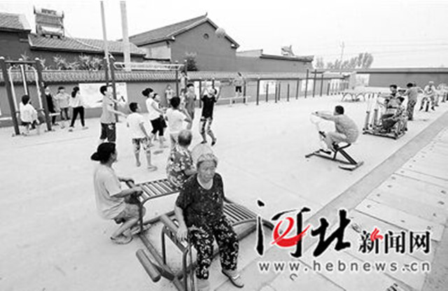 http://www.thaithavorn.com/uploadfile/2014/0731/20140731044351905.jpg