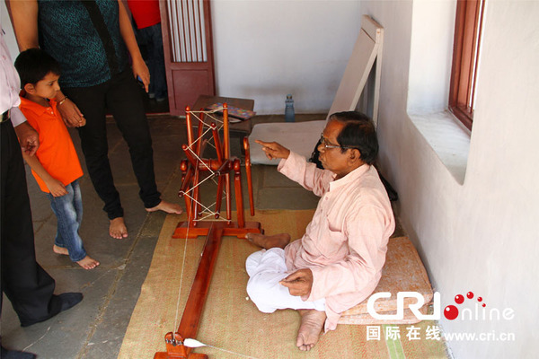 http://www.thaithavorn.com/uploadfile/2014/0916/20140916103743398.jpg