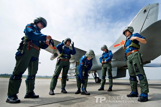 http://www.thaithavorn.com/uploadfile/2014/0917/20140917110132676.jpg