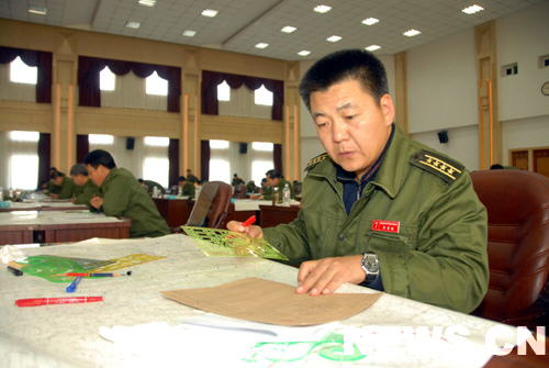 http://www.thaithavorn.com/uploadfile/2014/1028/20141028091421381.jpg