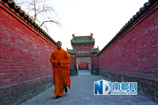 http://www.thaithavorn.com/uploadfile/2015/0128/20150128044227361.jpg