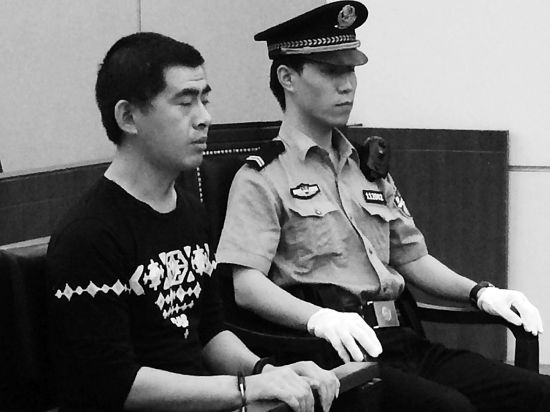 http://www.thaithavorn.com/uploadfile/2015/0618/20150618041120944.jpg