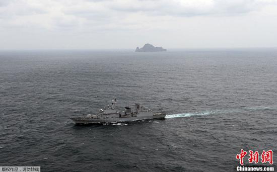 資料圖：韓國“獨島日”，韓在周邊海域舉行聯(lián)合防御軍演。
