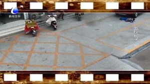 女司機駕車碾壓男童 慌亂掛倒擋撞翻3人