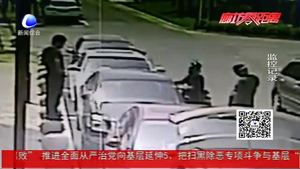 機(jī)動(dòng)車(chē)小區(qū)外被盜 白天作案太瘋狂