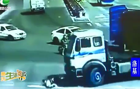 開車謹(jǐn)防“鬼探頭”，交警教您如何避開這顆“炸彈”